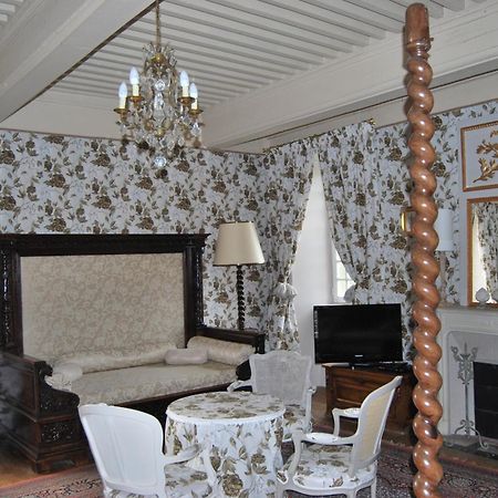 Chateau De Chantelauze Olliergues الغرفة الصورة