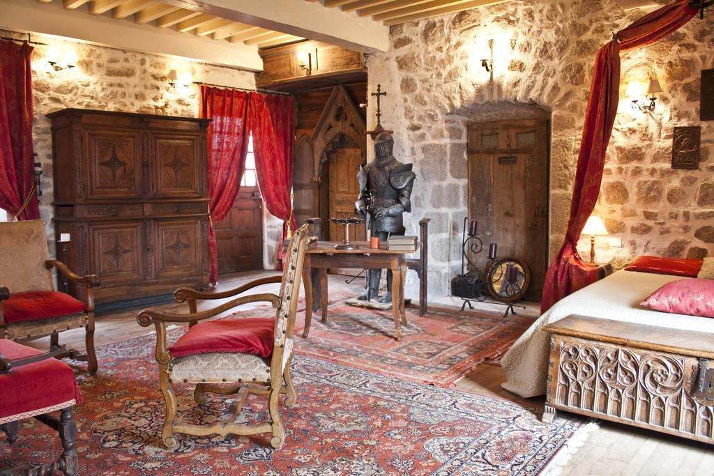 Chateau De Chantelauze Olliergues الغرفة الصورة
